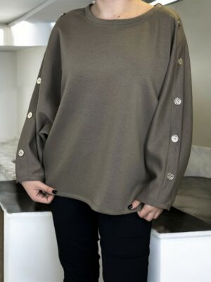 Μπλούζα με διακοσμητικά κουμπιά στα μανίκια