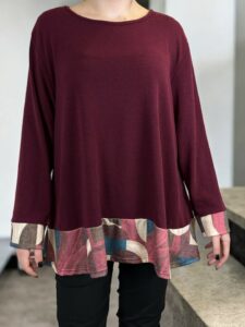 Μπλούζα με φαρδιά φάσα στο τελείωμα