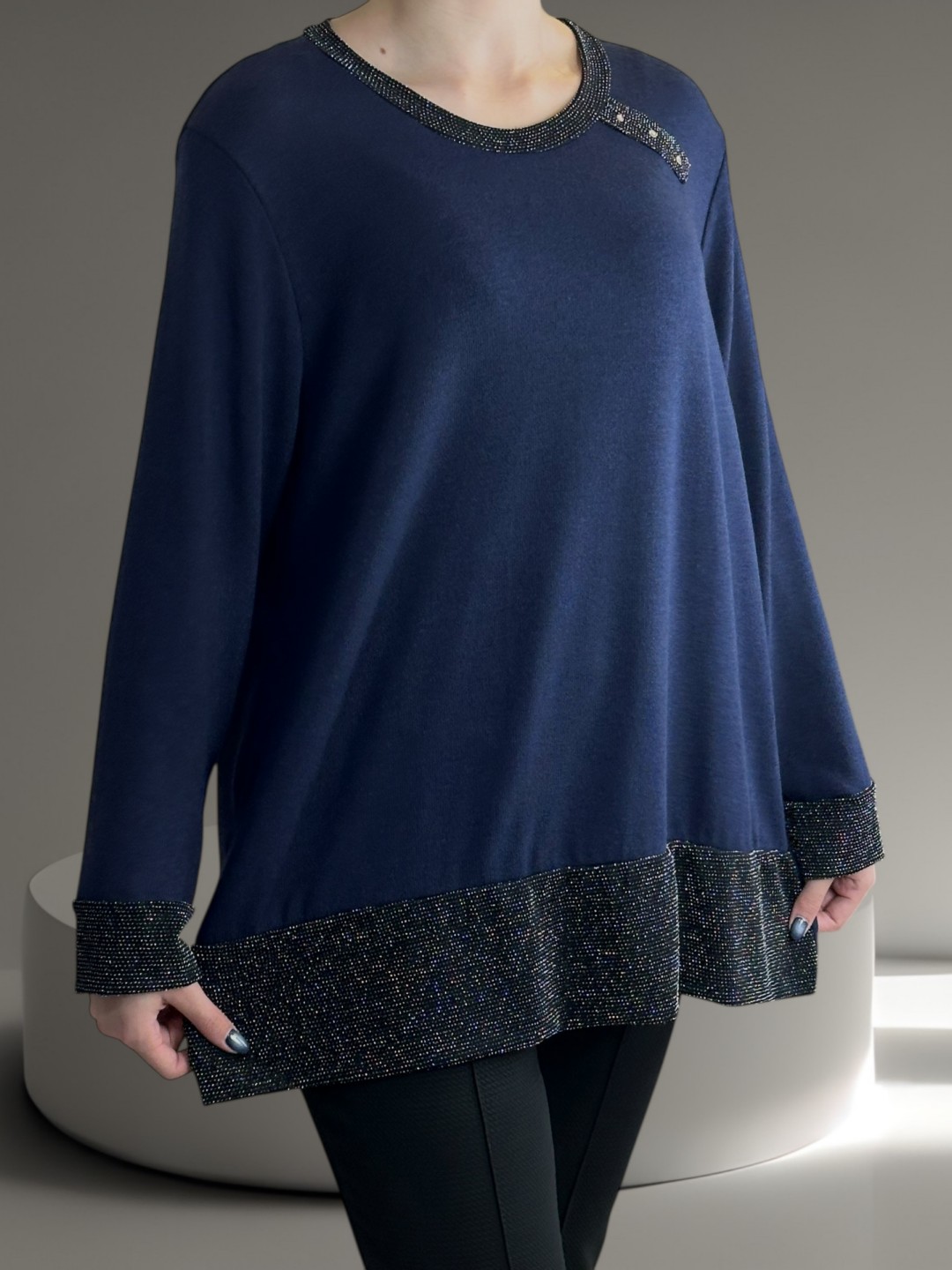 Μπλούζα με χρυσόσκονη λουρέξ για εντυπωσιακές εμφανίσεις Μπλούζα με χρυσόσκονη λουρέξ για εντυπωσιακές εμφανίσεις