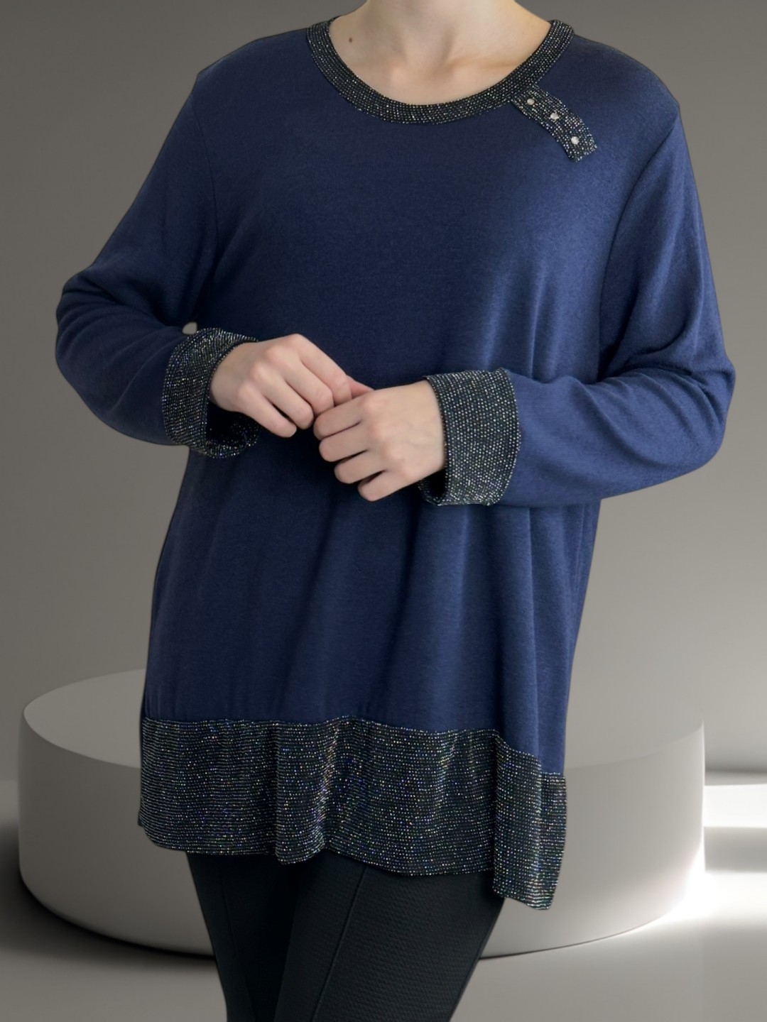 Μπλούζα με χρυσόσκονη λουρέξ για εντυπωσιακές εμφανίσεις Μπλούζα με χρυσόσκονη λουρέξ για εντυπωσιακές εμφανίσεις