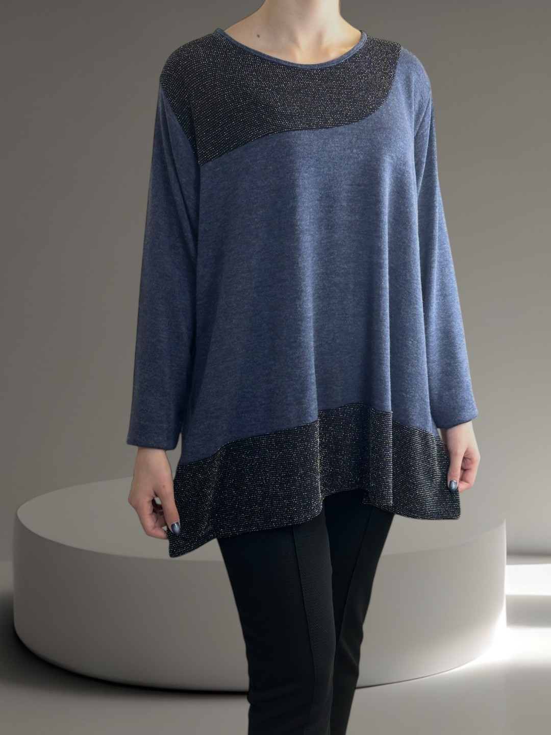 Μπλούζα με διακριτική λάμψη lurex Μπλούζα με διακριτική λάμψη lurex