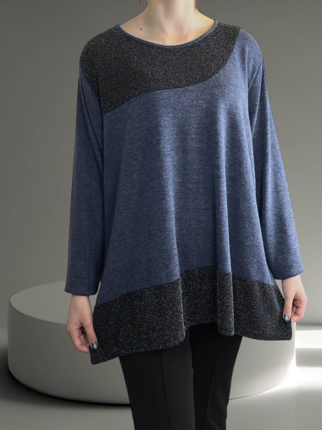 Μπλούζα με διακριτική λάμψη lurex Μπλούζα με διακριτική λάμψη lurex