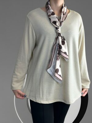 Μπλούζα με λαιμόκοψη και φουλάρι