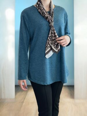 Μπλούζα με λαιμόκοψη και φουλάρι