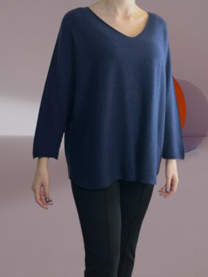 Πουλόβερ με V λαιμόκοψη και μοντέρνα γραμμή