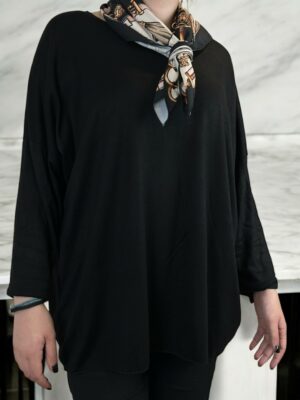 Μπλούζα με λεπτομέρεια αλυσιδα με φουλάρι<br/><small class="dmm_sku">Κωδικός προϊόντος: 8391-μαυρο</small>