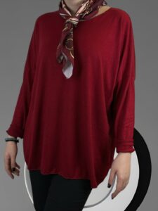 Μπλούζα με λεπτομέρεια αλυσιδα με φουλάρι