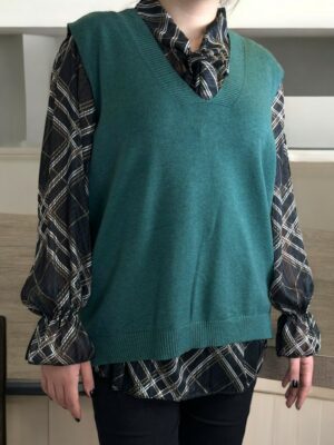 Μοντέρνα καζάκα με V ντεκολτέ