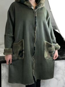 Κομψό μακρύ παλτό-ζακέτα με επένδυση γούνας