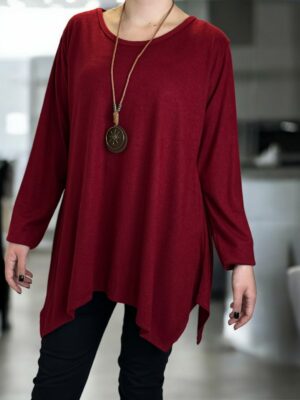 Μπλούζα με αξεσουάρ που τραβά τα βλέμματα