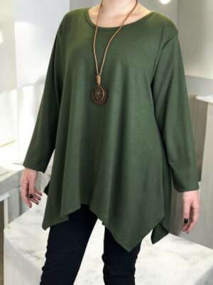 Μπλούζα με αξεσουάρ που τραβά τα βλέμματα