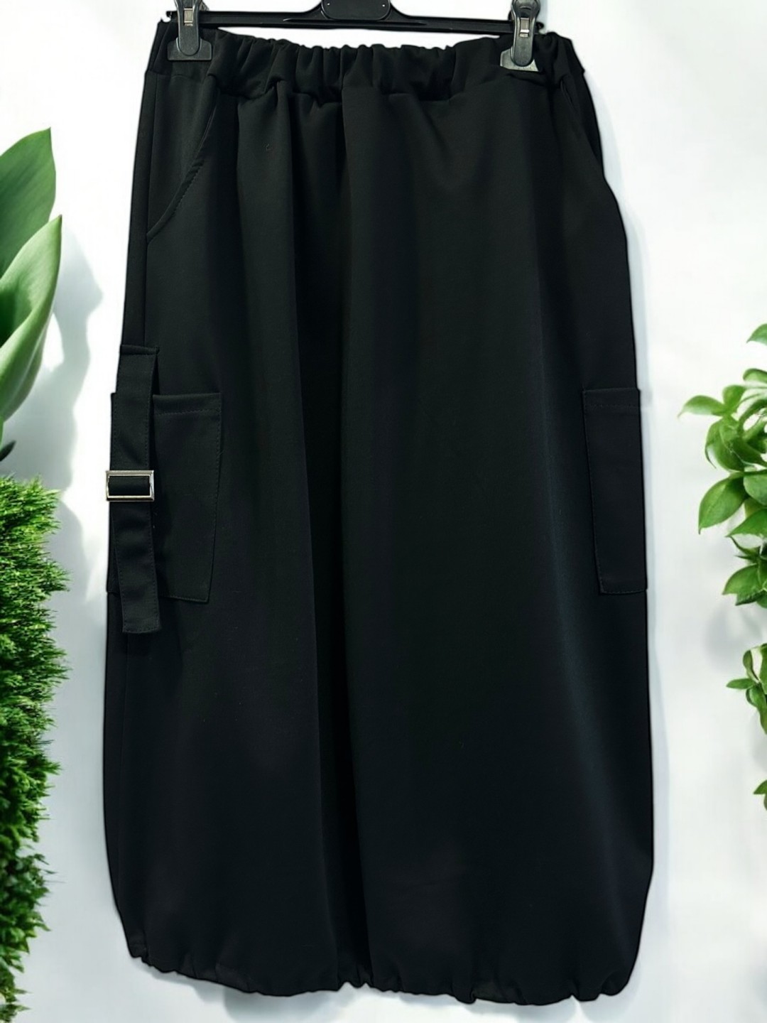 Γυναικεία φούστα cargo με τσέπες Γυναικεία φούστα cargo με τσέπες