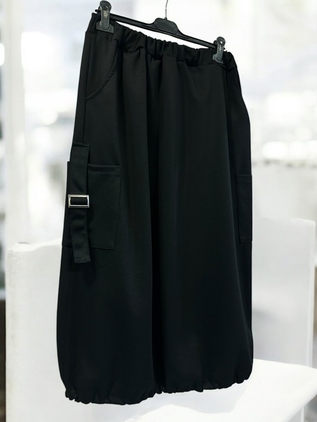 Γυναικεία φούστα cargo με τσέπες Γυναικεία φούστα cargo με τσέπες