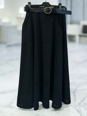 Μοντέρνα φούστα κοτλέ με ζώνη