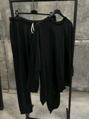 Άνετο σετ φόρμας σούπερ πλας σάιζ για όλες τις ώρες