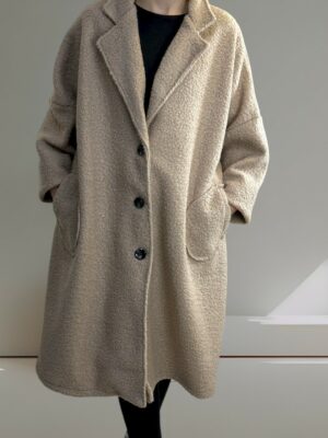 Παλτό μπουκλέ με άνετη γραμμή plus size