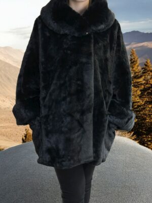 Μοντέρνα γούνα plus size με κούμπωμα επάνω