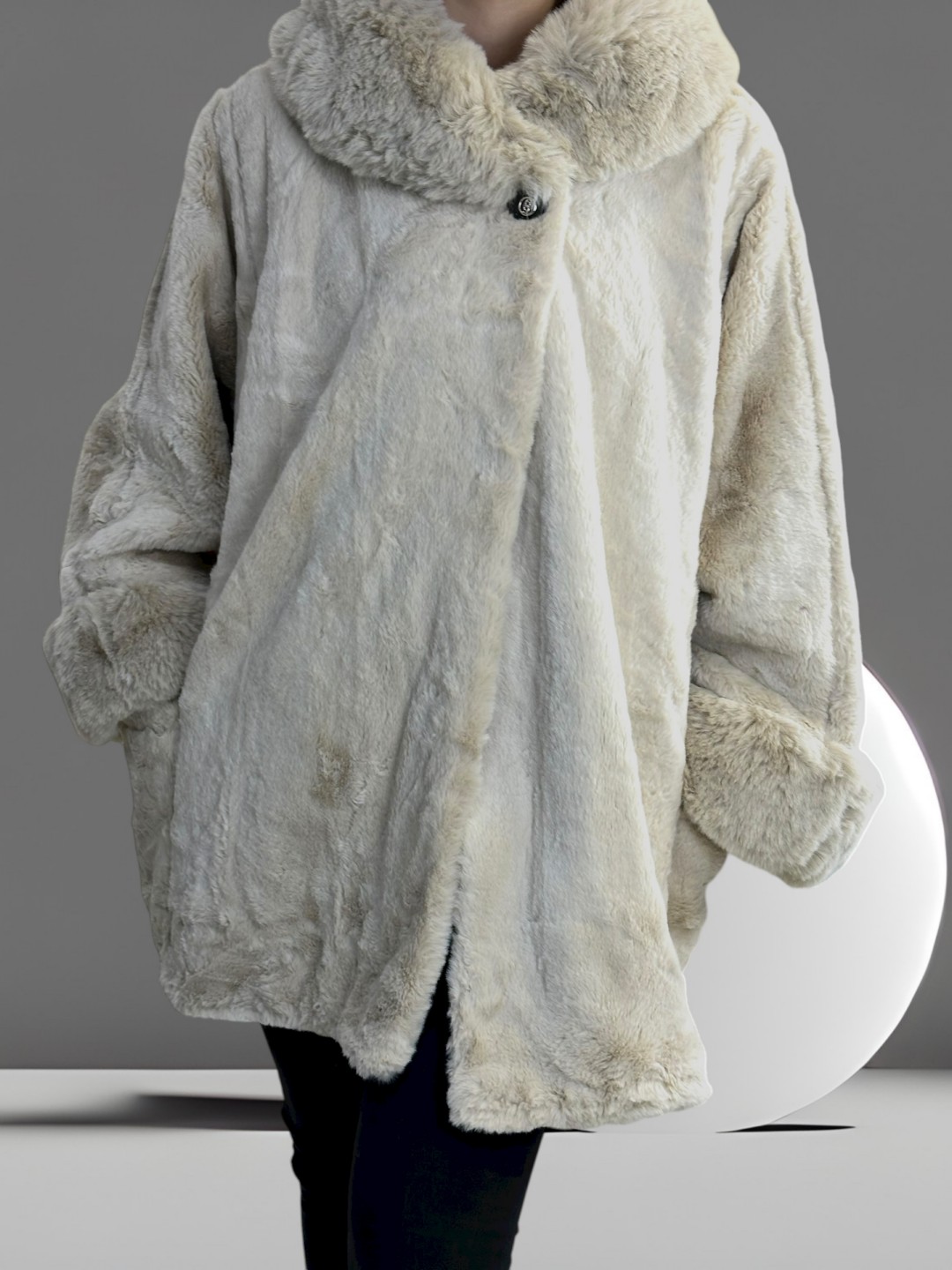 Μοντέρνα γούνα plus size με κούμπωμα επάνω Μοντέρνα γούνα plus size με κούμπωμα επάνω