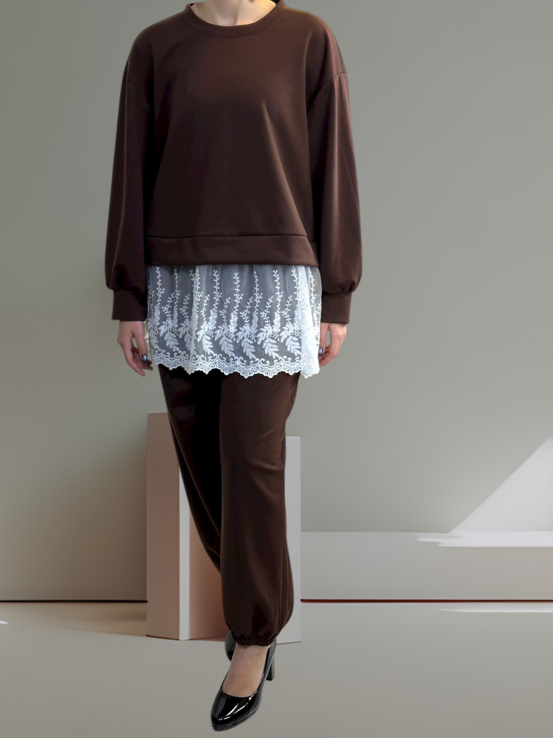 Σετ με ρομαντική λεπτομέρεια δαντέλας Σετ με ρομαντική λεπτομέρεια δαντέλας