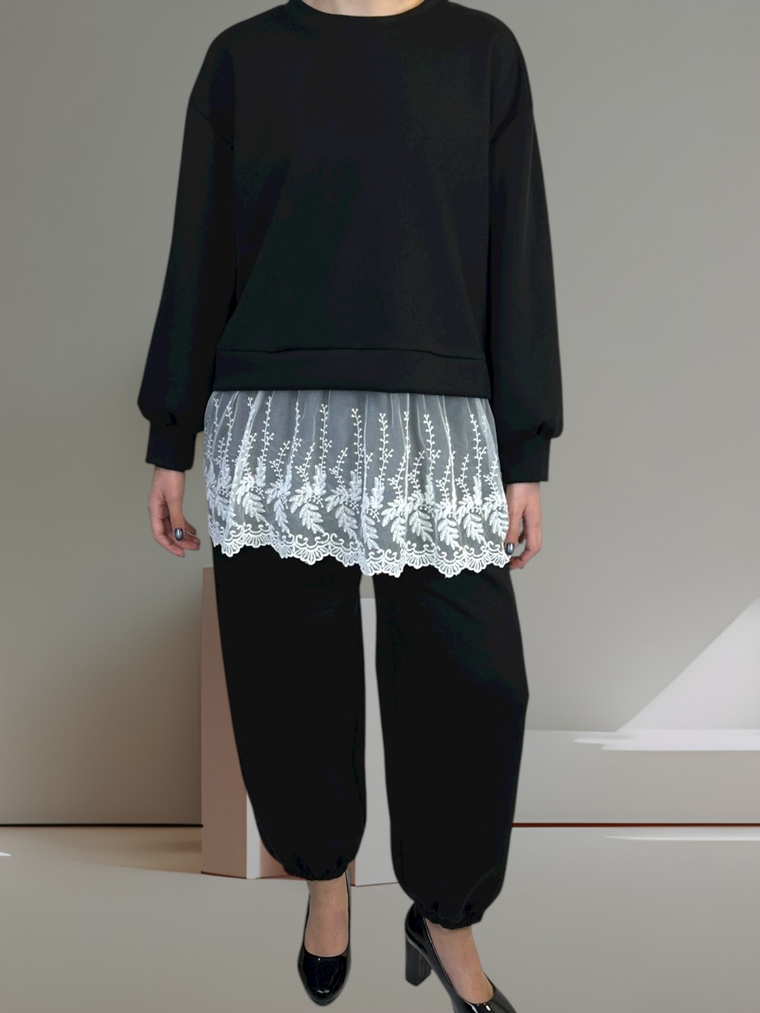 Σετ με ρομαντική λεπτομέρεια δαντέλας Σετ με ρομαντική λεπτομέρεια δαντέλας