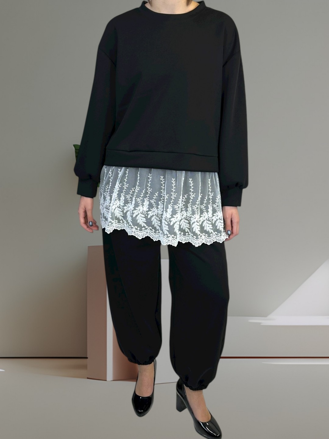 Σετ με ρομαντική λεπτομέρεια δαντέλας Σετ με ρομαντική λεπτομέρεια δαντέλας