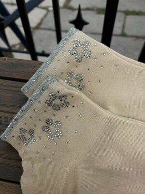 Κάλτσες με Στρας Λουλουδάτο Στυλ<br/><small class="dmm_sku">Κωδικός προϊόντος: 8517-μπεζ</small>