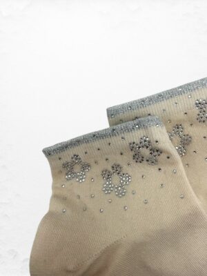 Κάλτσες με Στρας Λουλουδάτο Στυλ<br/><small class="dmm_sku">Κωδικός προϊόντος: 8517-μπεζ</small>