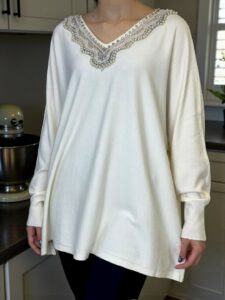 Πουλόβερ με εντυπωσιακό V ντεκολτέ – απλότητα με θηλυκότητα