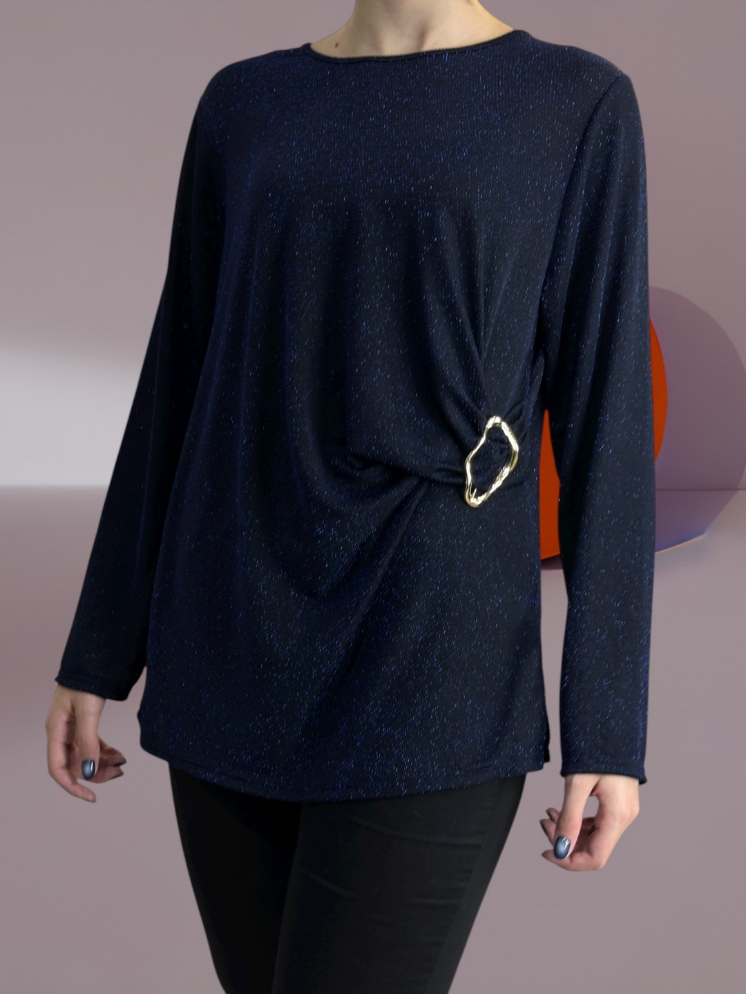 Μπλούζα lurex που αναδεικνύει τη θηλυκότητα με στυλ Μπλούζα lurex που αναδεικνύει τη θηλυκότητα με στυλ