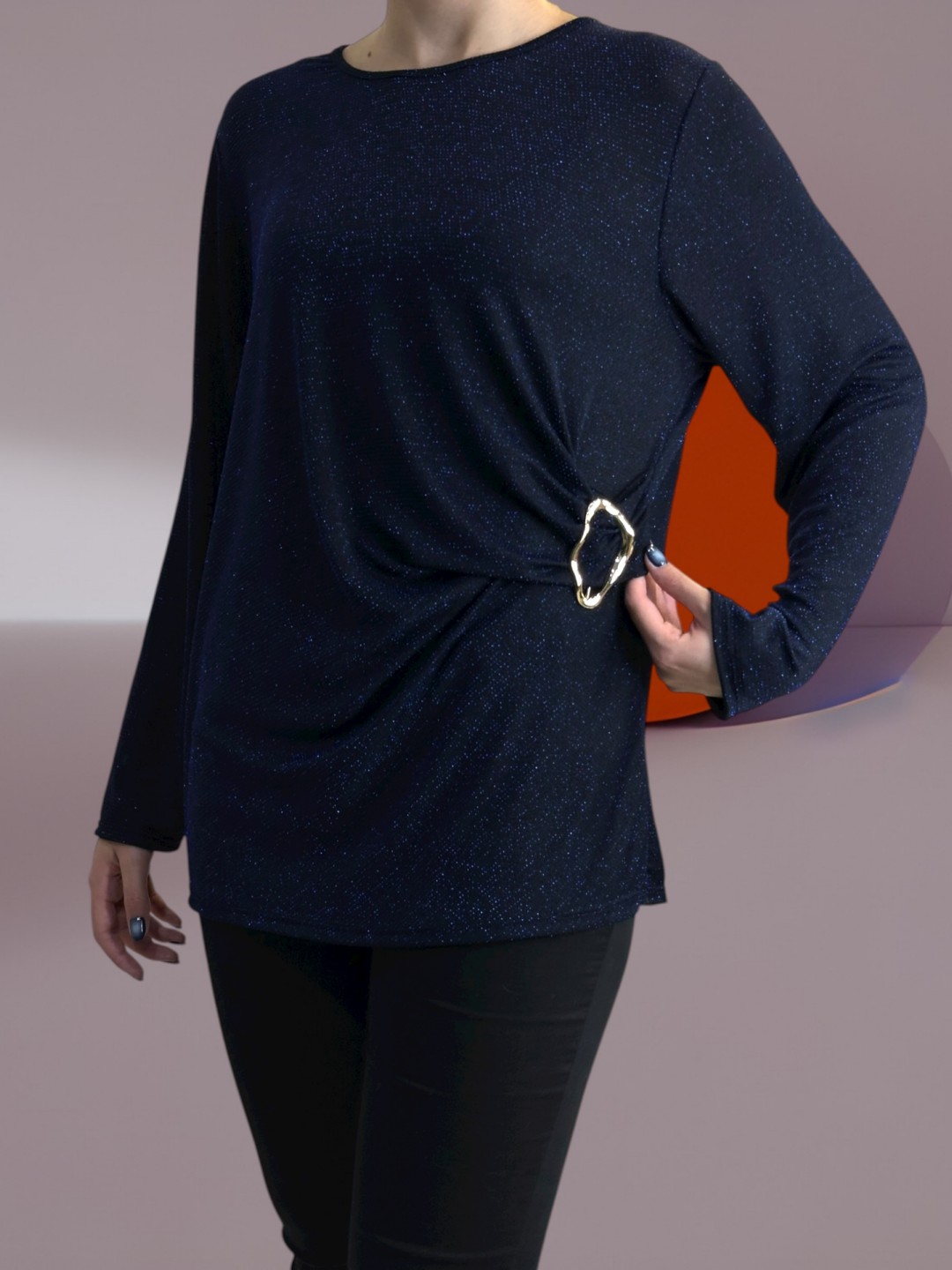 Μπλούζα lurex που αναδεικνύει τη θηλυκότητα με στυλ Μπλούζα lurex που αναδεικνύει τη θηλυκότητα με στυλ