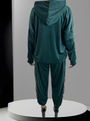 Βελούδινο Σετ με Μοτίβο Λεοπάρ