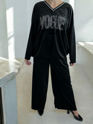 Κομψό Βελούδινο Σετ με Λαιμόκοψη V