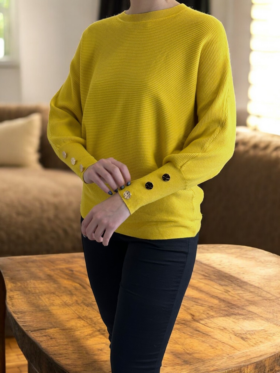 Μπλούζα με Μοντέρνες Λεπτομέρειες Κουμπιών Μπλούζα με Μοντέρνες Λεπτομέρειες Κουμπιών