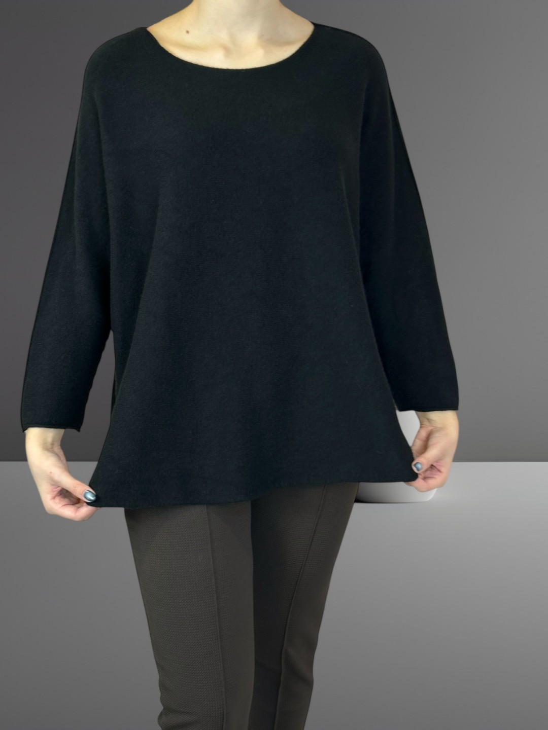 Πουλόβερ με Απαλή Στρογγυλή Λαιμόκοψη Πουλόβερ με Απαλή Στρογγυλή Λαιμόκοψη