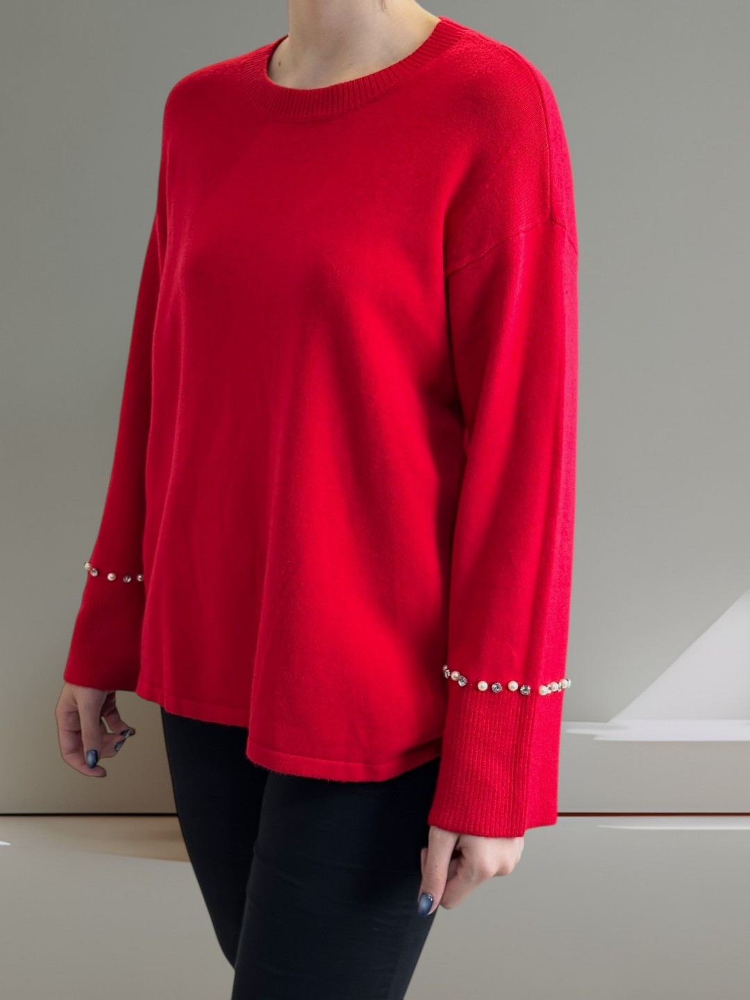 Κομψή Μπλούζα με Πέρλες στα Μανίκια και Απαλό Φραμπαλά Κομψή Μπλούζα με Πέρλες στα Μανίκια και Απαλό Φραμπαλά