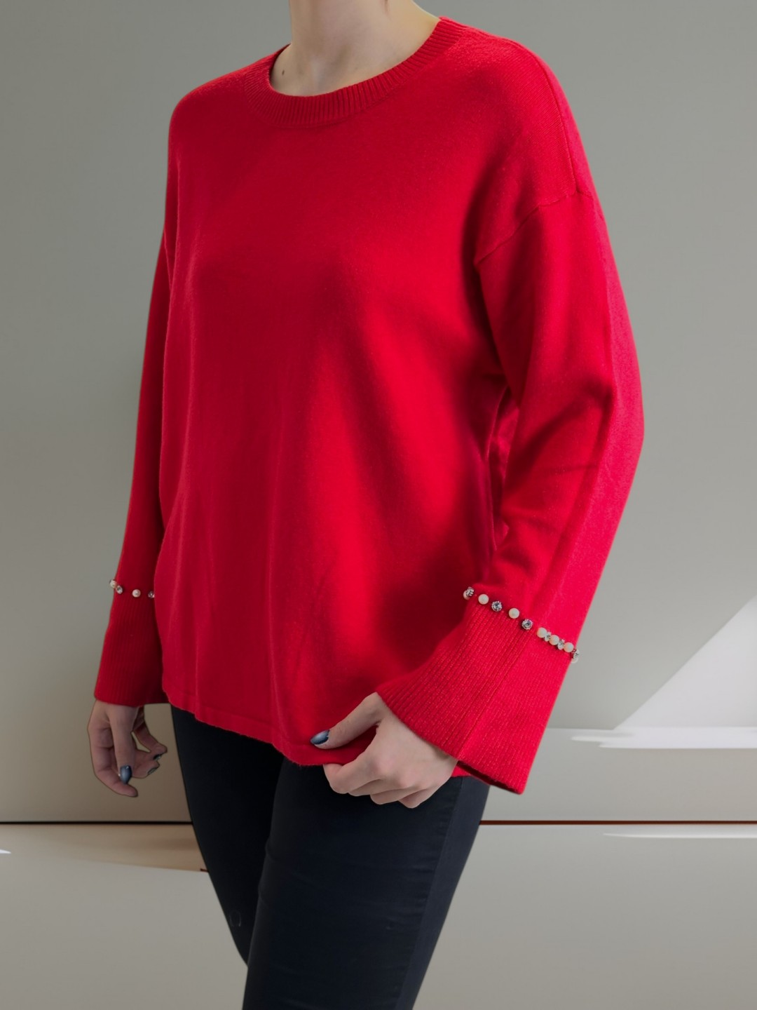 Κομψή Μπλούζα με Πέρλες στα Μανίκια και Απαλό Φραμπαλά Κομψή Μπλούζα με Πέρλες στα Μανίκια και Απαλό Φραμπαλά