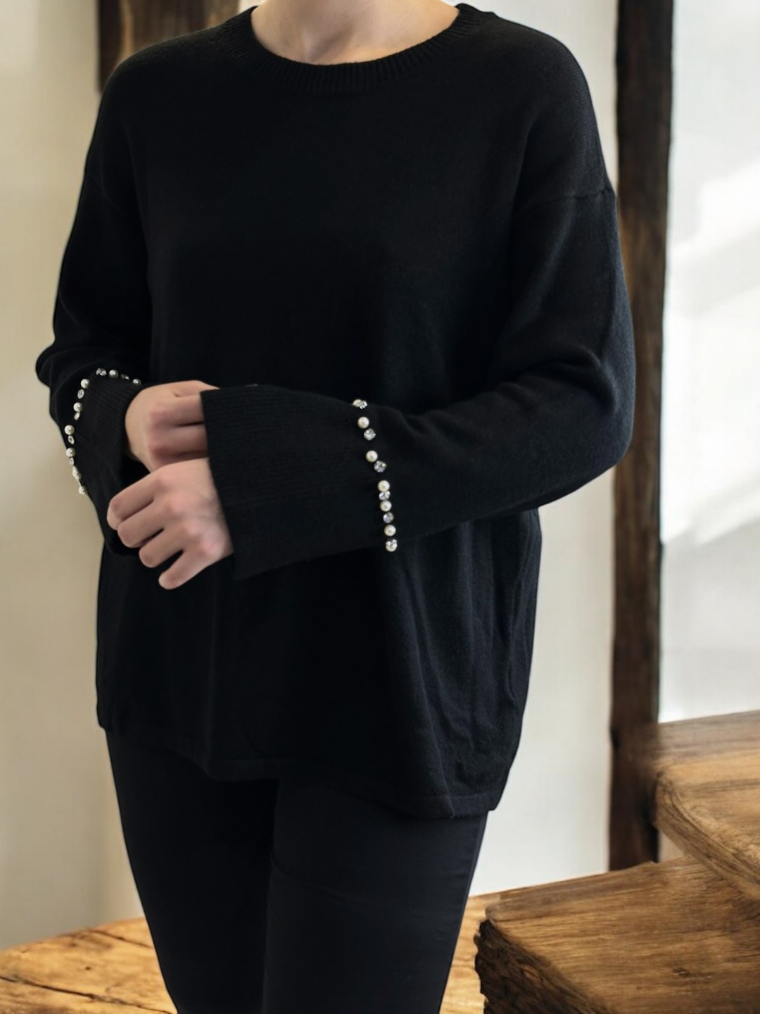 Κομψή Μπλούζα με Πέρλες στα Μανίκια και Απαλό Φραμπαλά Κομψή Μπλούζα με Πέρλες στα Μανίκια και Απαλό Φραμπαλά