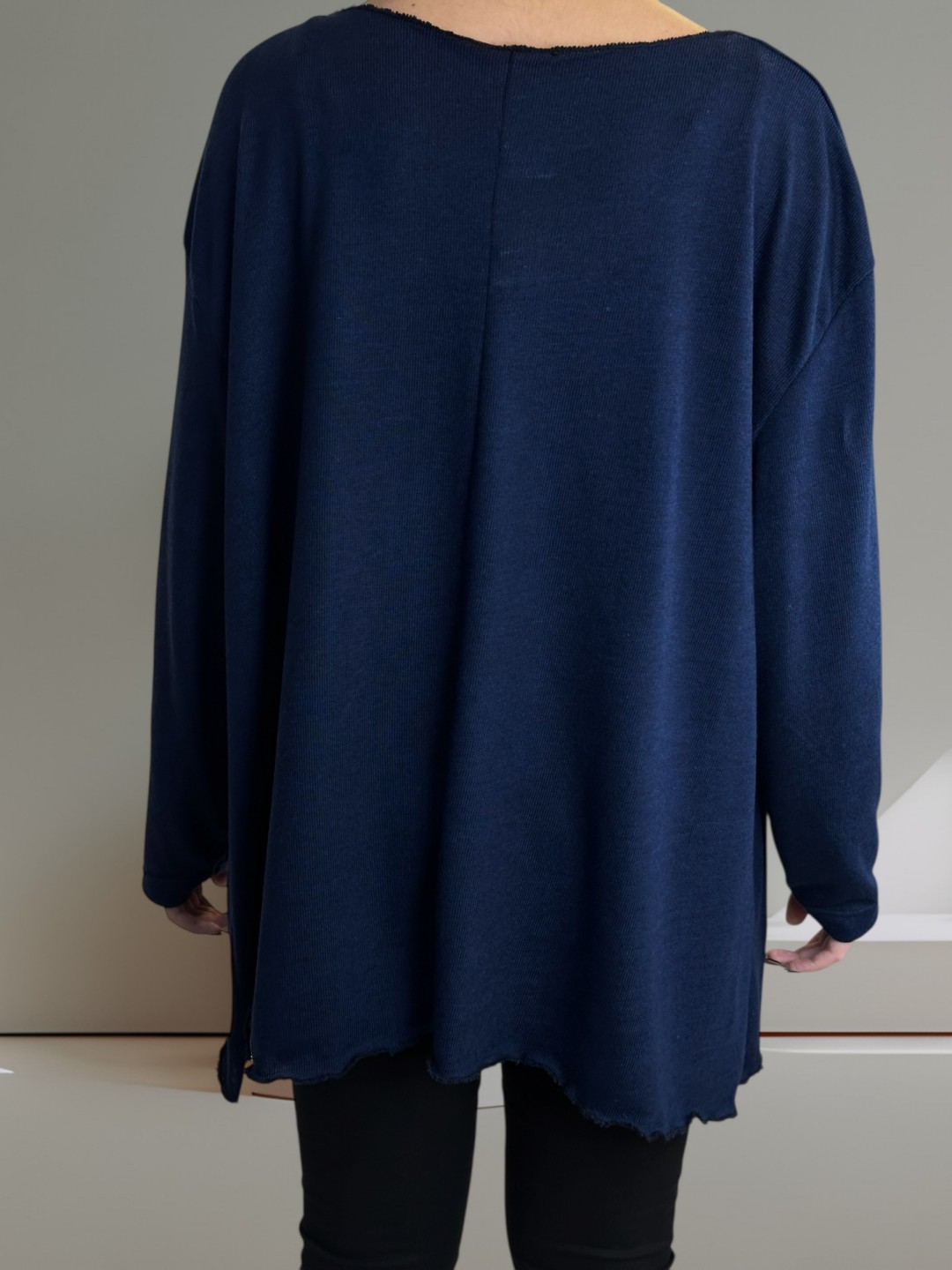 Ελαφριά Μπλούζα με Θηλυκή V Γραμμή Ελαφριά Μπλούζα με Θηλυκή V Γραμμή