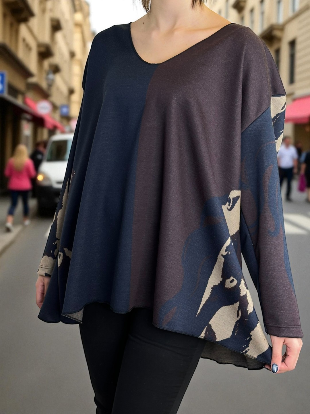 Ελαφριά Μπλούζα με Θηλυκή V Γραμμή Ελαφριά Μπλούζα με Θηλυκή V Γραμμή