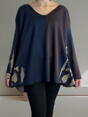 Ελαφριά Μπλούζα με Θηλυκή V Γραμμή