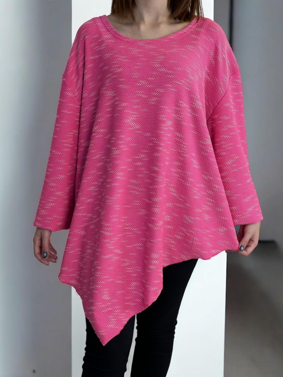 Εντυπωσιακή Μπλούζα με Ασύμμετρο Ντιζάιν Εντυπωσιακή Μπλούζα με Ασύμμετρο Ντιζάιν