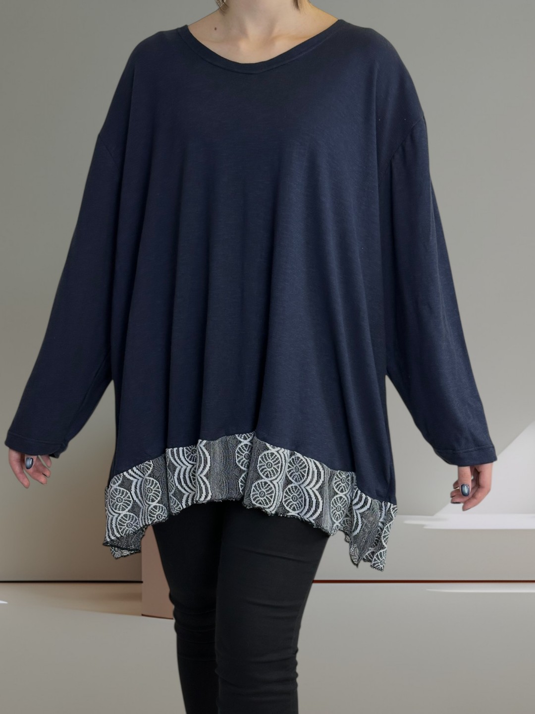 Μπλούζα με Δαντελένιο Τελείωμα Μπλούζα με Δαντελένιο Τελείωμα