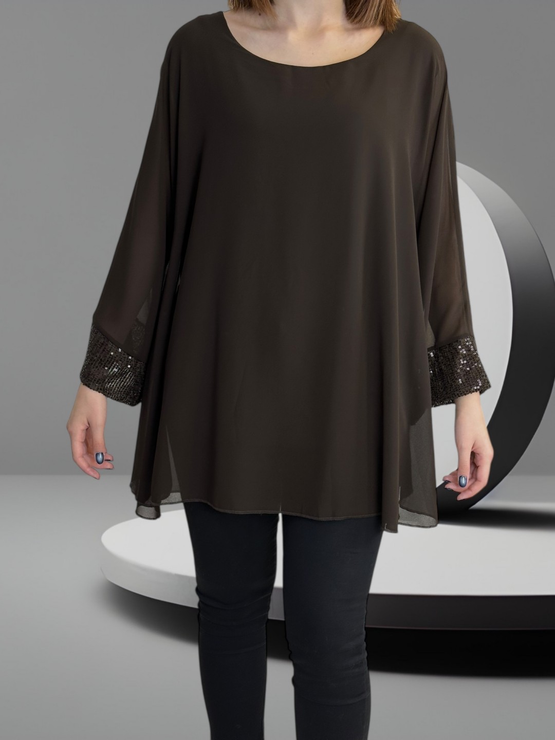 Elegant Μπλούζα από Μουσελίνα με Λαμπερές Παγιέτες Elegant Μπλούζα από Μουσελίνα με Λαμπερές Παγιέτες
