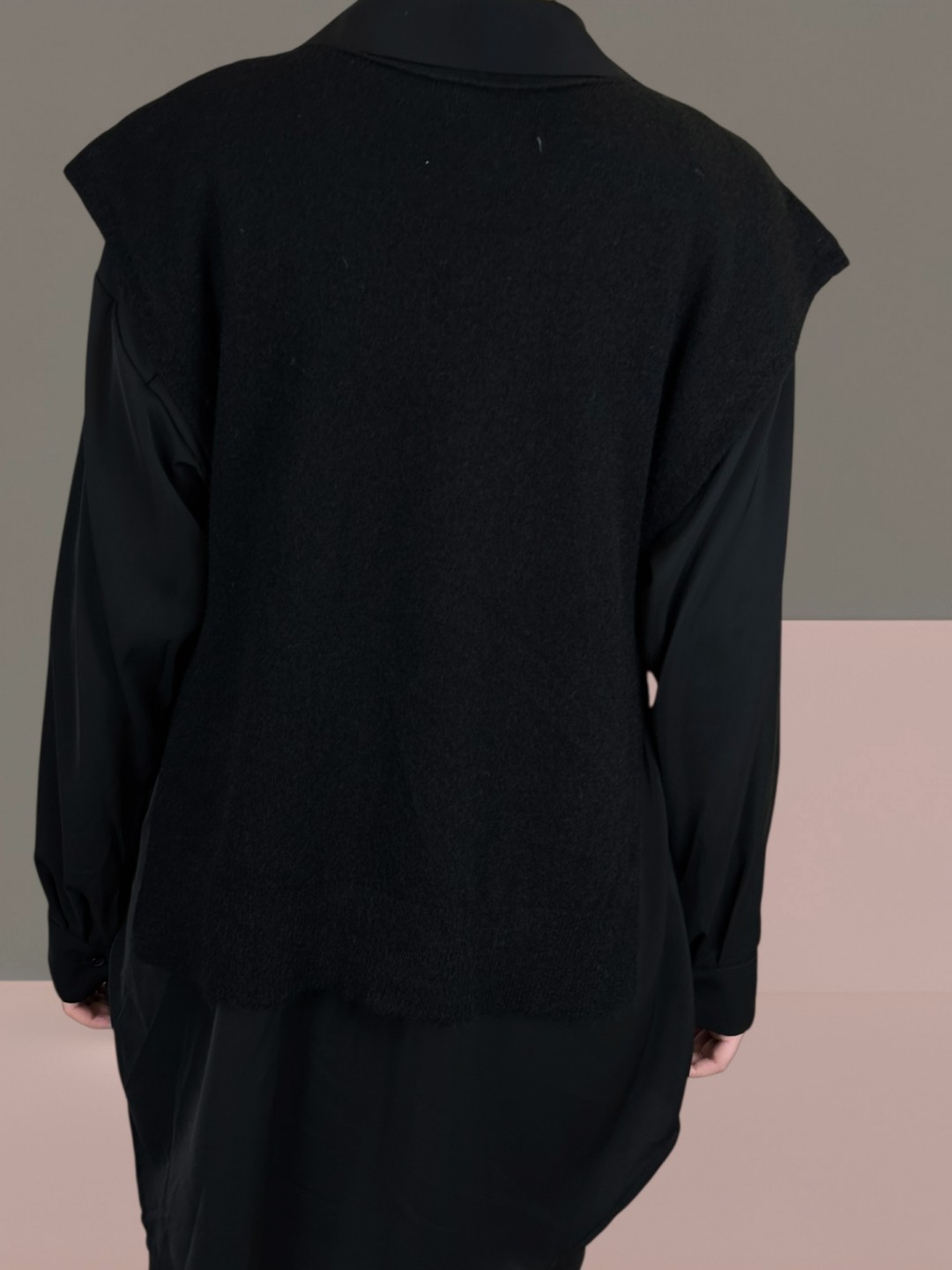 Minimal Πλεκτό Γιλέκο Λεπτής Υφής Minimal Πλεκτό Γιλέκο Λεπτής Υφής