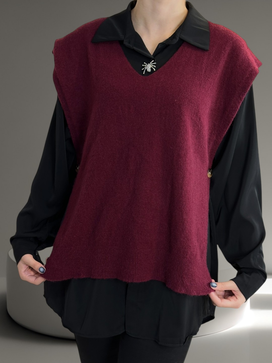 Minimal Πλεκτό Γιλέκο Λεπτής Υφής Minimal Πλεκτό Γιλέκο Λεπτής Υφής