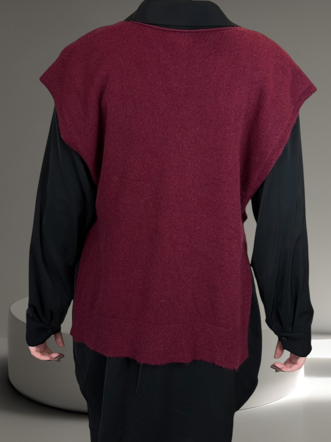 Minimal Πλεκτό Γιλέκο Λεπτής Υφής Minimal Πλεκτό Γιλέκο Λεπτής Υφής