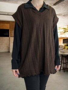 Απαλή Πλεκτή Καζάκα με Θηλυκή V Γραμμή