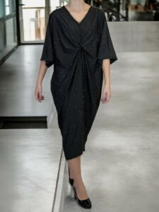 Plus Size Φόρεμα με Στρας & Μπροστινή Σούρα