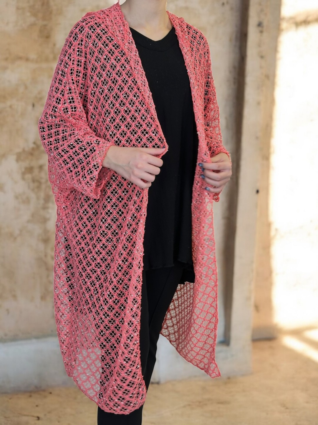 Ροζ Δικτυωτή Ζακέτα για Μοντέρνες και Φρέσκες Εμφανίσεις Ροζ Δικτυωτή Ζακέτα για Μοντέρνες και Φρέσκες Εμφανίσεις