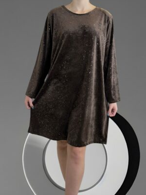 Βελούδινο Φόρεμα με Αστραφτερές Λεπτομέρειες για Λαμπερές Εμφανίσεις